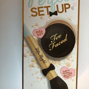 Too Faced Loose Powder and Brush Set New in Box